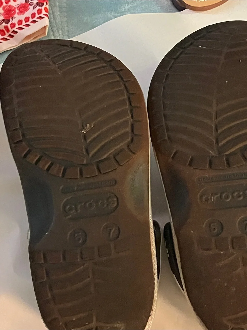 CROCS